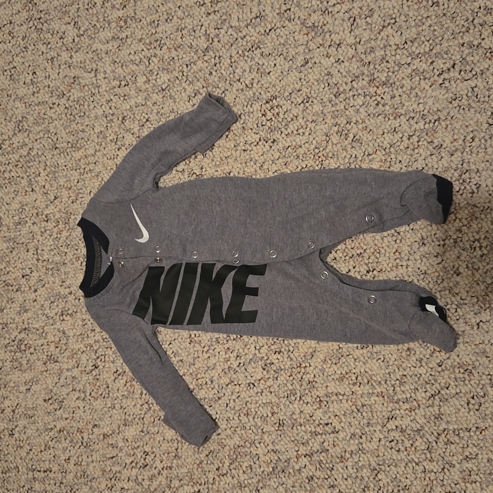 Nike size newborn snap up sleeper